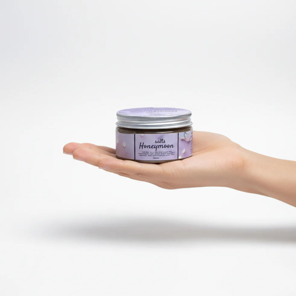 Hydrating body scrub for soft, refreshed, and radiant skin.