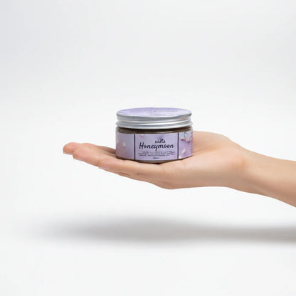 Hydrating body scrub for soft, refreshed, and radiant skin.