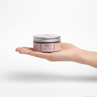 Hydrating cream mask for soft, calm, and healthy-looking skin.